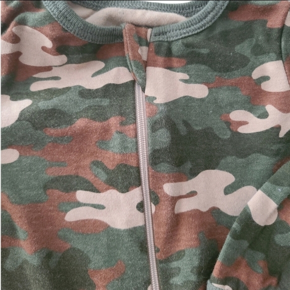 Infant Camo Footsie - Picture 2 of 4